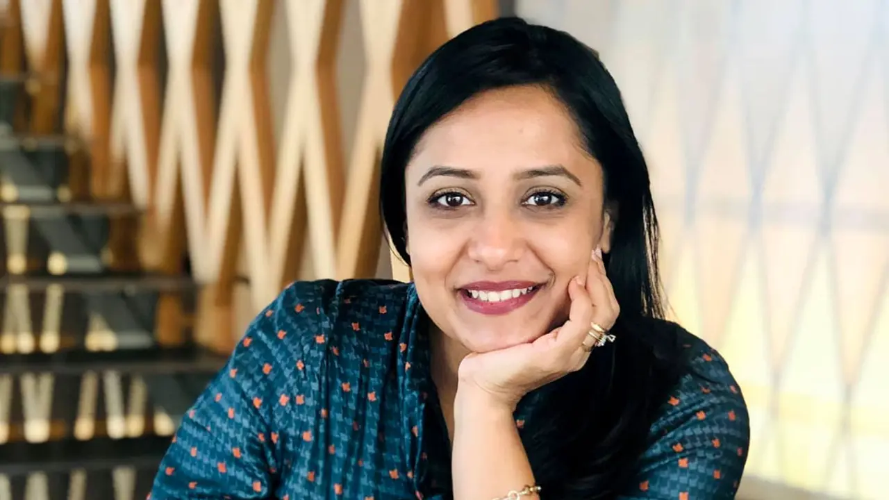 উপস্থাপনায় ফিরলেন অপি করিম