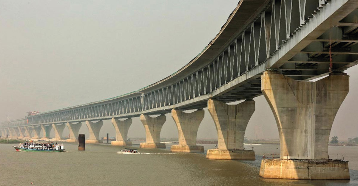 পদ্মা সেতুর পিলারে আবারও ফেরির ধাক্কা, আহত ২০