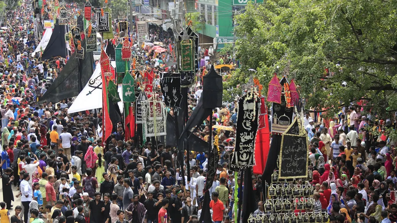 হোসনি দালানে বোমা হামলার ৬ বছর : সাক্ষ্যগ্রহণে ঝুলছে বিচার