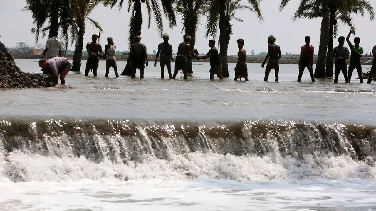 চরম ঝুঁকিতে উপকূলের ৭১০ কিলোমিটার এলাকা