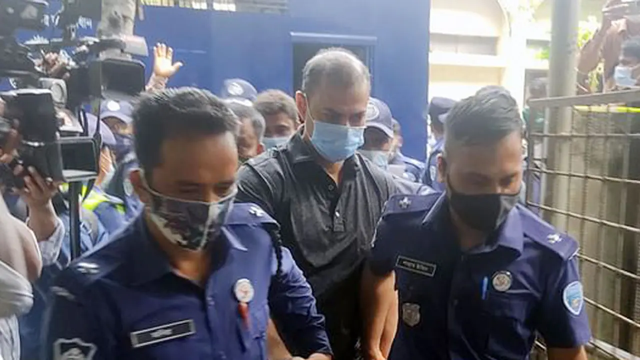 মোবাইলে কথা বলা জরুরি হলে আমাকে অবগত করেননি কেন?