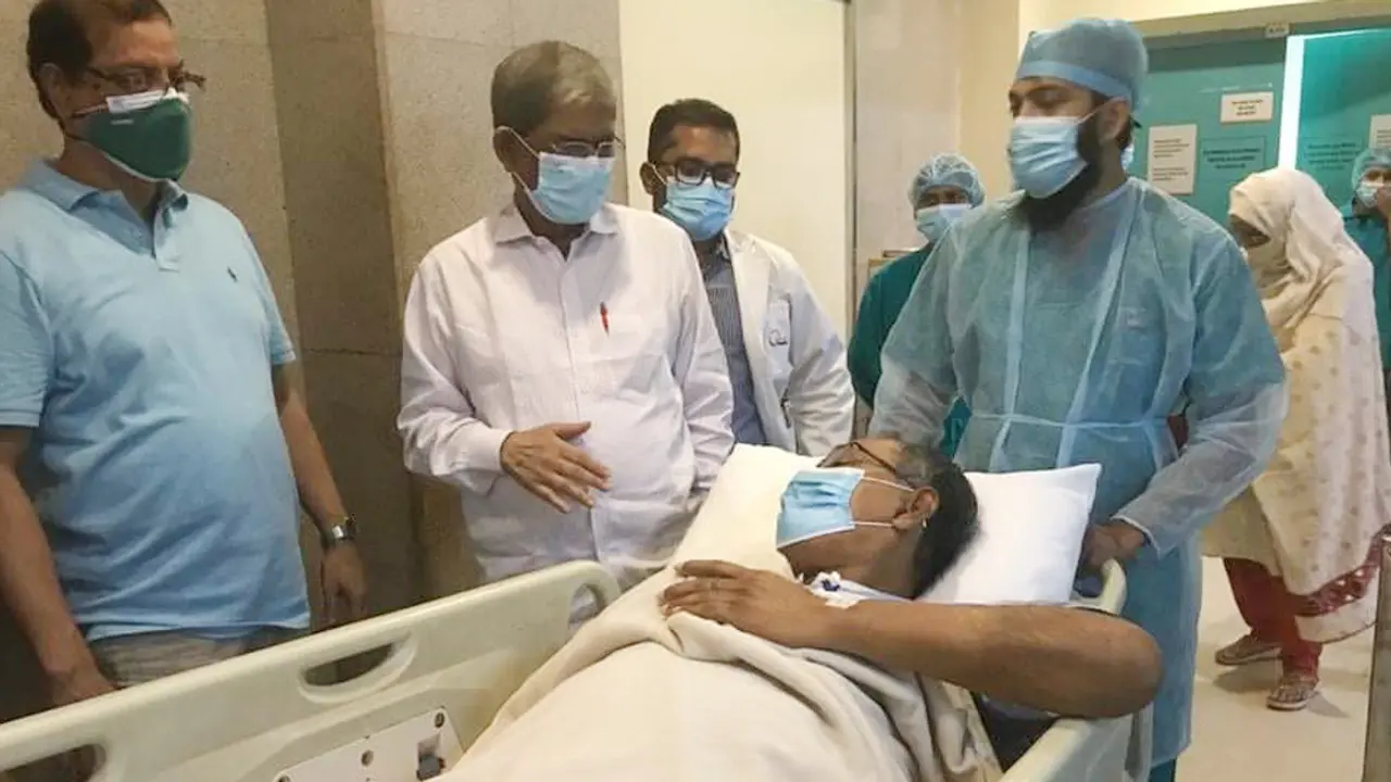 হাসপাতালে রিপনকে দেখতে গেলেন মির্জা ফখরুল