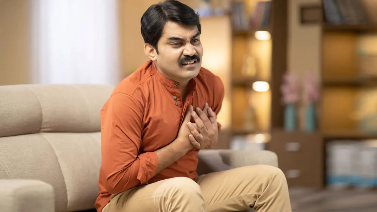 হার্ট অ্যাটাক ঠেকাতে যেসব অভ্যাস পরিবর্তন করবেন