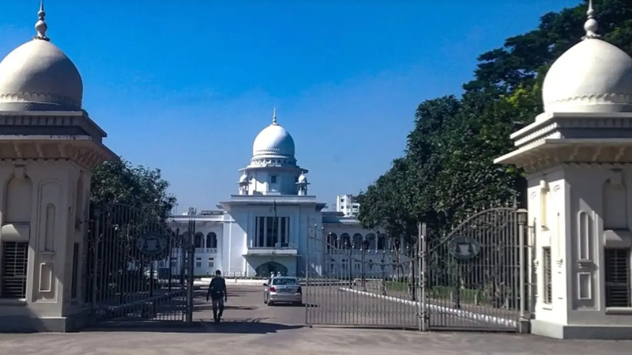 ফোনে আড়িপাতা বন্ধে হাইকোর্টে রিট