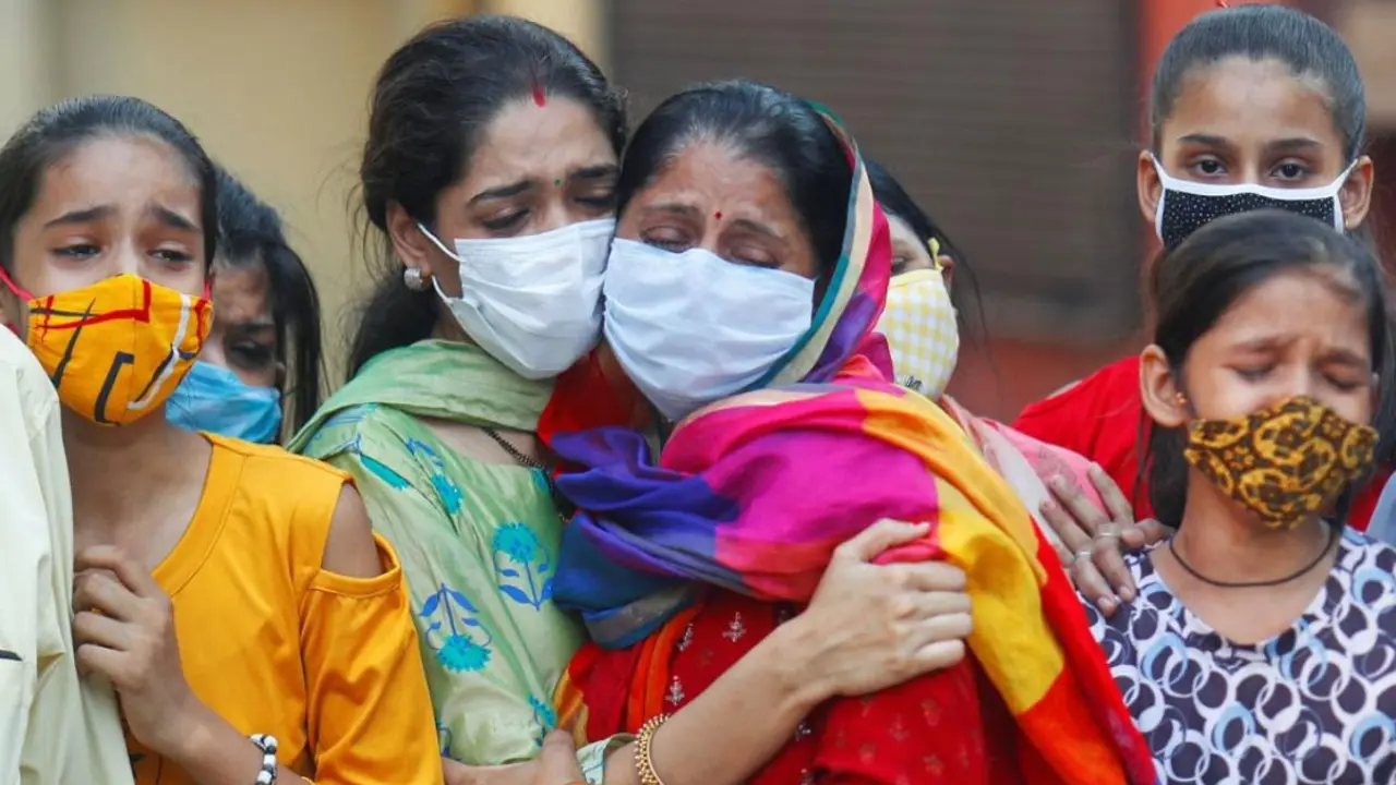 ভারতে করোনার তৃতীয় ঢেউ অক্টোবরে, শিশুদের নিয়ে শঙ্কা