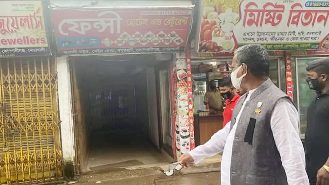 হোটেলে তালা দেওয়ার বিষয়ে যা বললেন কাদের মির্জা