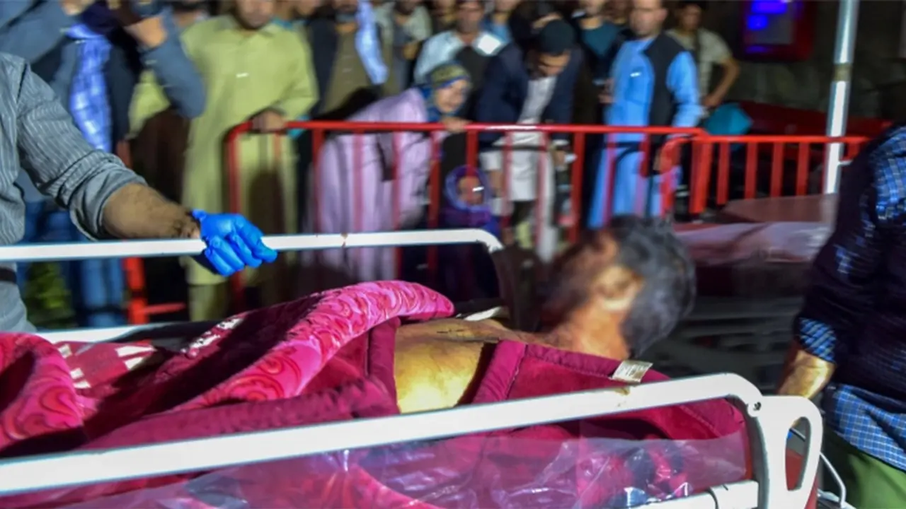 জোড়া বিস্ফোরণের পর কাবুল যেন লাশের স্তূপ