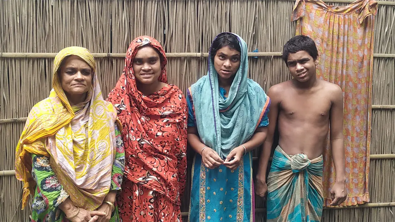 কুড়িগ্রামে এক পরিবারের ৫ সদস্য মানসিক ভারসাম্যহীন