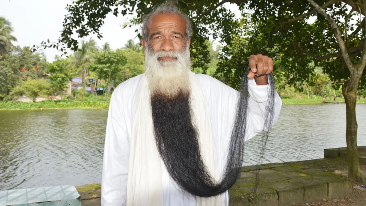 লম্বা দাড়ির কারণে পরিচিত লাদেন