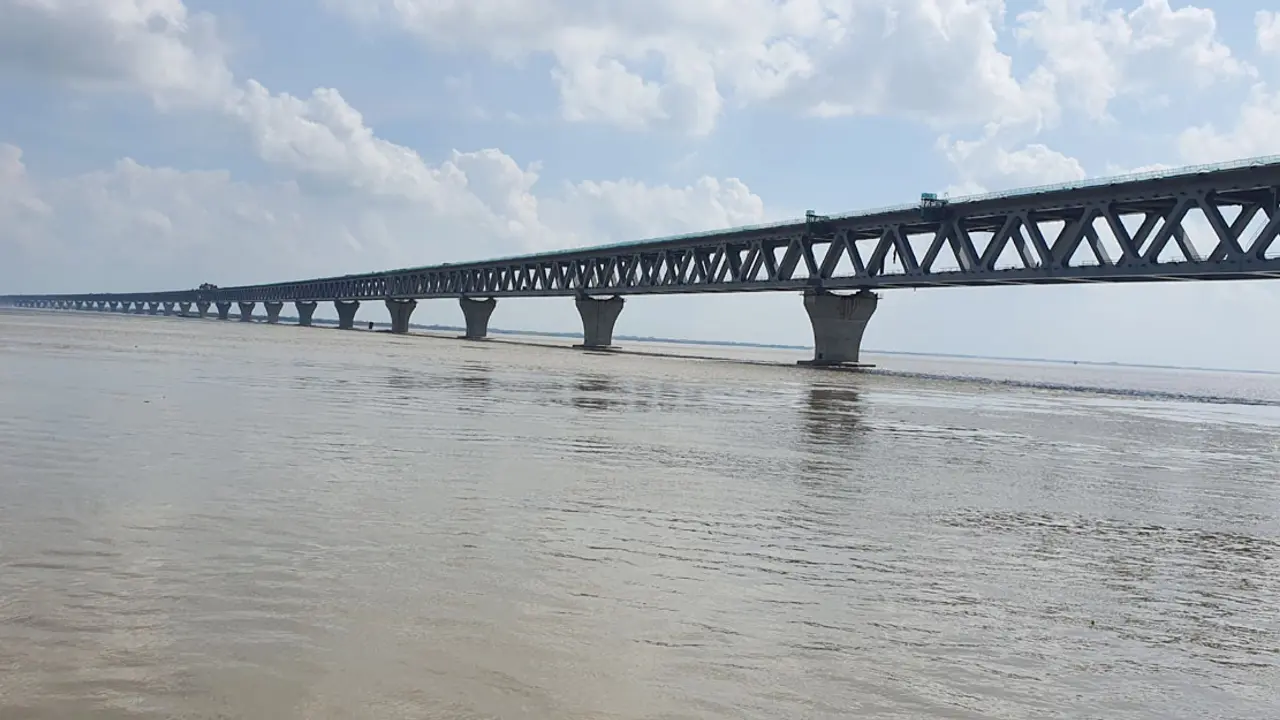 পদ্মা সেতুর পুরো সড়কপথ এখন দৃশ্যমান