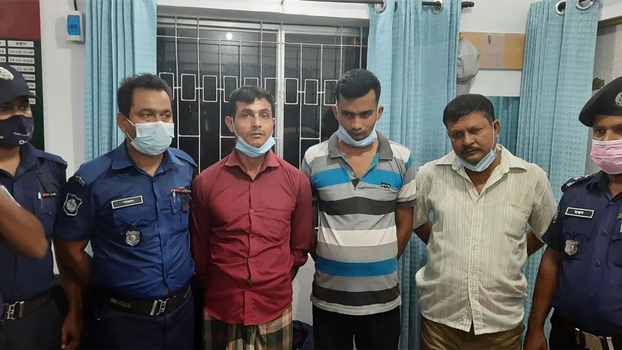 নড়াইলে তিন ভুয়া মেজর আটক