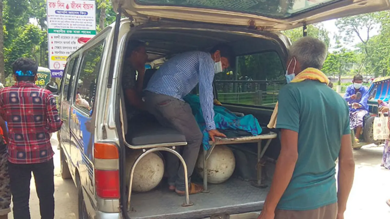 রামেকে কমছে মৃত্যু, করোনা ইউনিটে শয্যা অর্ধেক খালি
