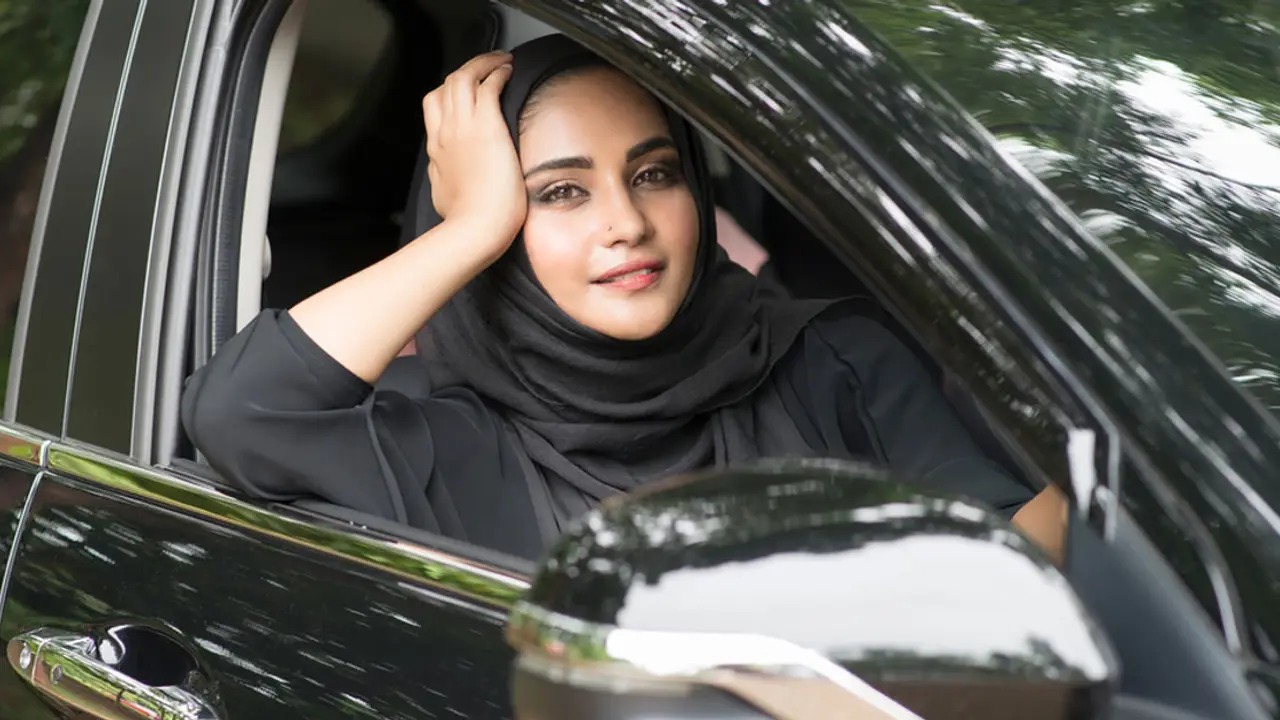 আকর্ষণীয় নারীর স্বভাব কেমন হয়?