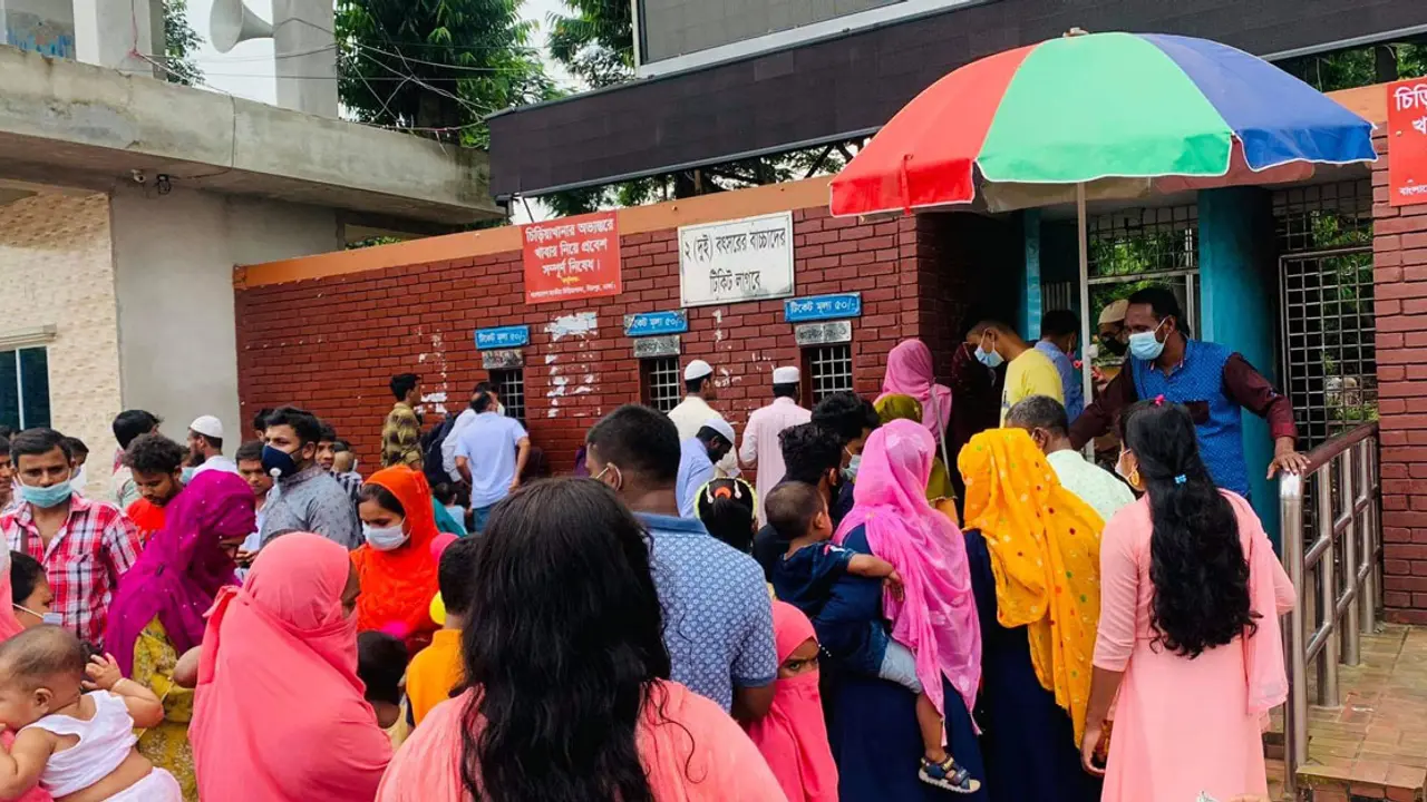১৪৭ দিন পর খুলল জাতীয় চিড়িয়াখানা, উচ্ছ্বসিত দর্শনার্থীরা
