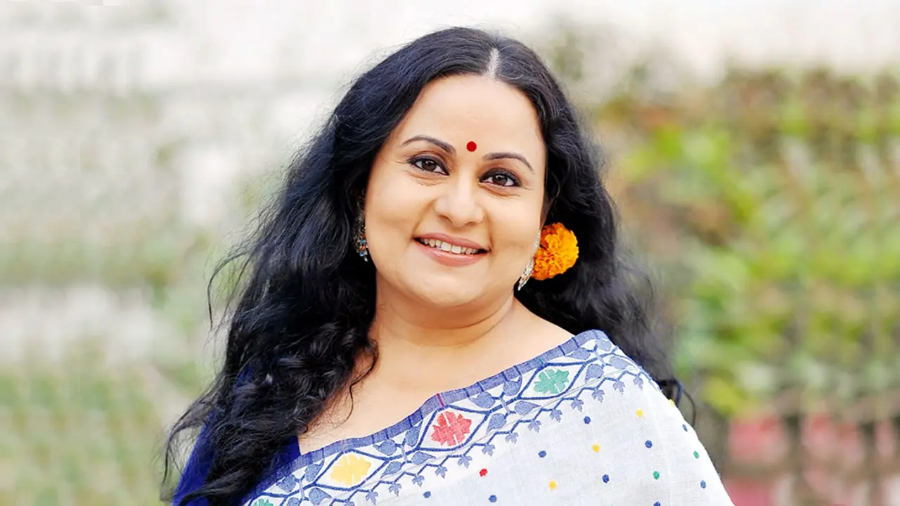 নব্বই দশককে পর্দায় নিয়ে আসছেন আফসানা মিমি