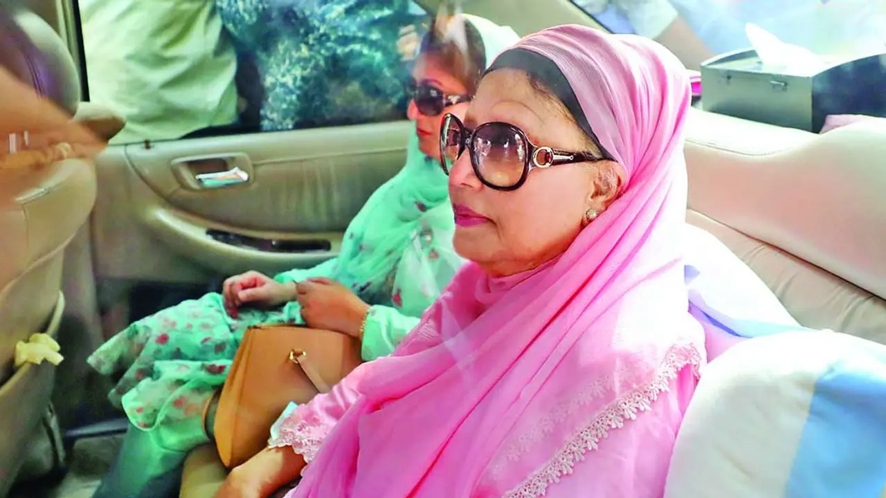 শর্তসাপেক্ষে মুক্ত খালেদা : সরকারের ওপর নির্ভর বিদেশযাত্রা