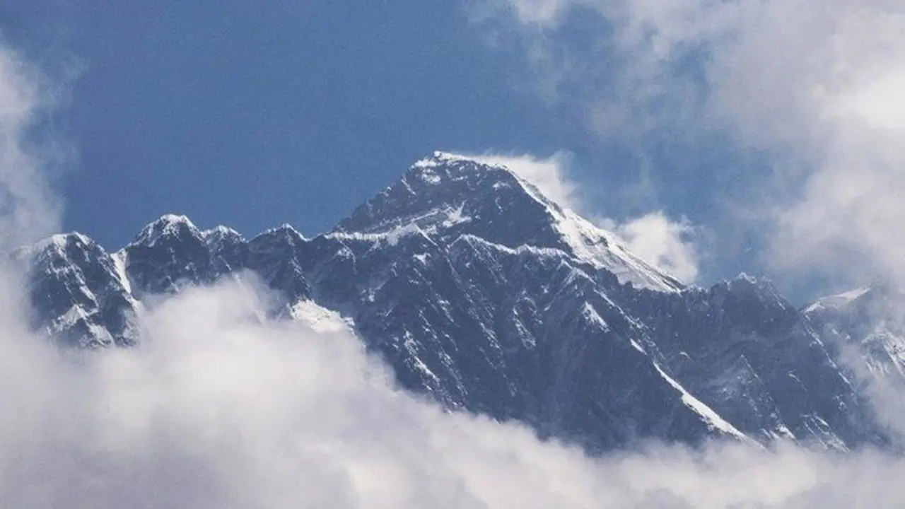 এভারেস্ট জয়ের ভুয়া দাবি, নেপালে ২ ভারতীয় পর্বতারোহী নিষিদ্ধ