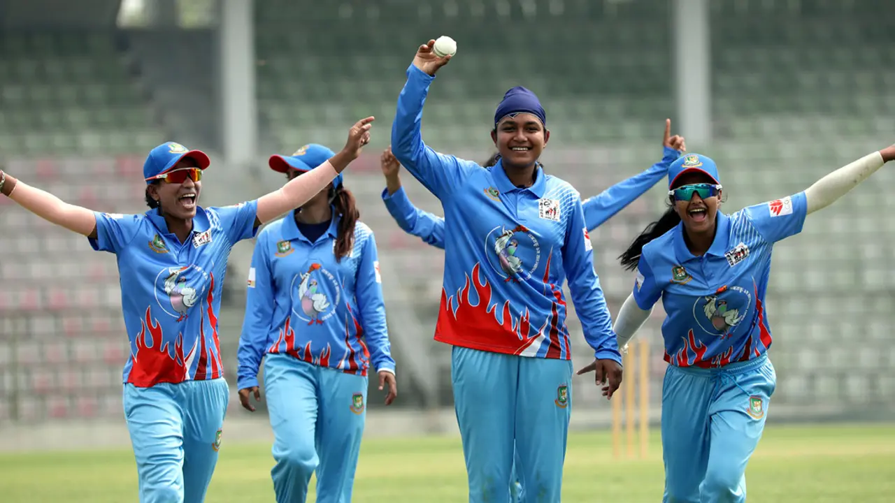 জয় দিয়ে টুর্নামেন্ট শুরু সালমা-জাহানারাদের