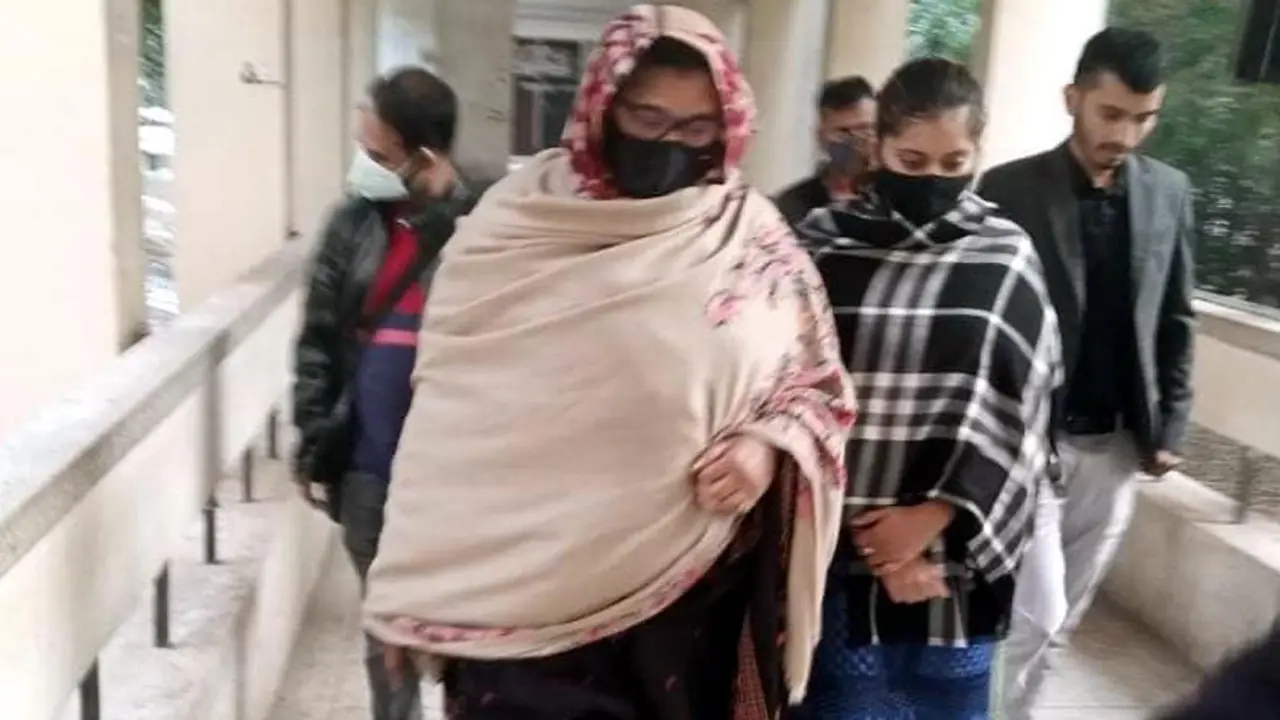 বাংলাদেশ ব্যাংকের নথিও জাল করেন পাপুলের স্ত্রী-কন্যা