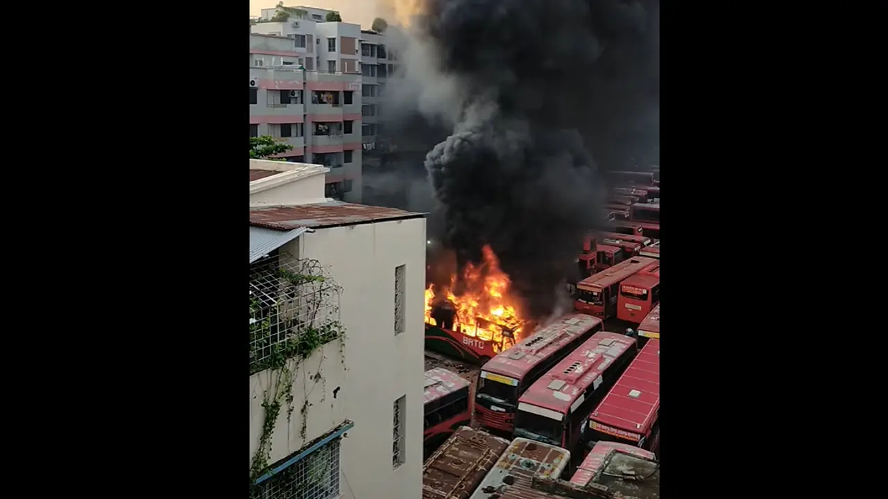 কমলাপুর বিআরটিসি ডিপোর ভেতরে বাসের আগুন নিয়ন্ত্রণে