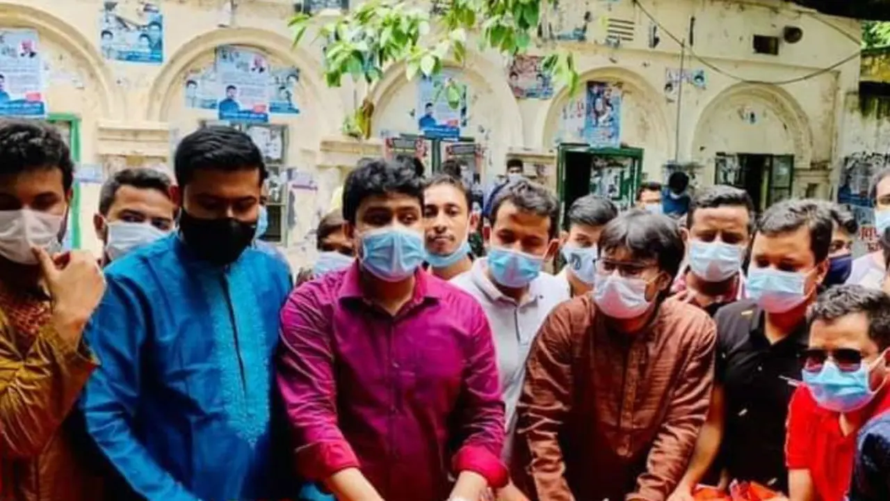 জয়ের জন্মদিনে দুস্থদের মাঝে খাবার বিতরণ ছাত্রলীগের