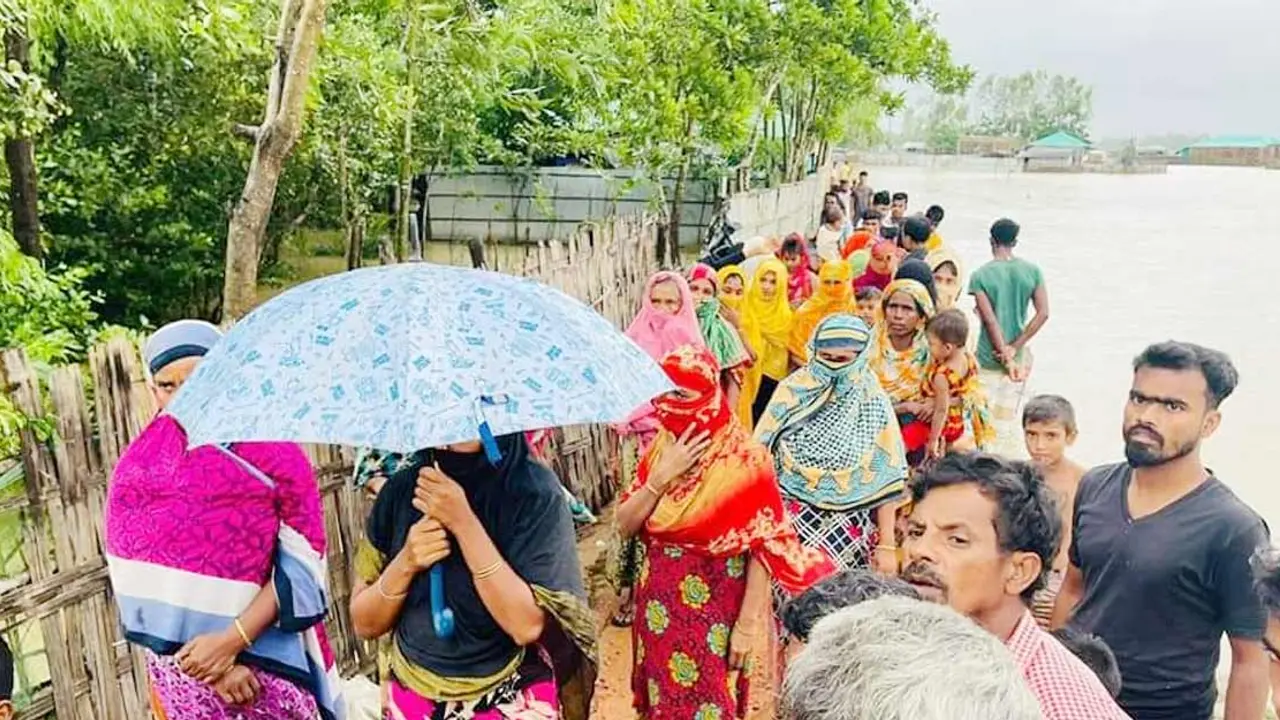 আশ্রয়কেন্দ্রে উপকূলের ৬০ হাজার মানুষ