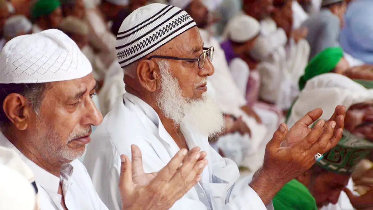 জুমার দিনের আমল ও ফজিলত