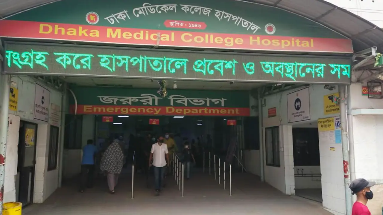 কোরবানি দিতে গিয়ে আহত শতাধিক