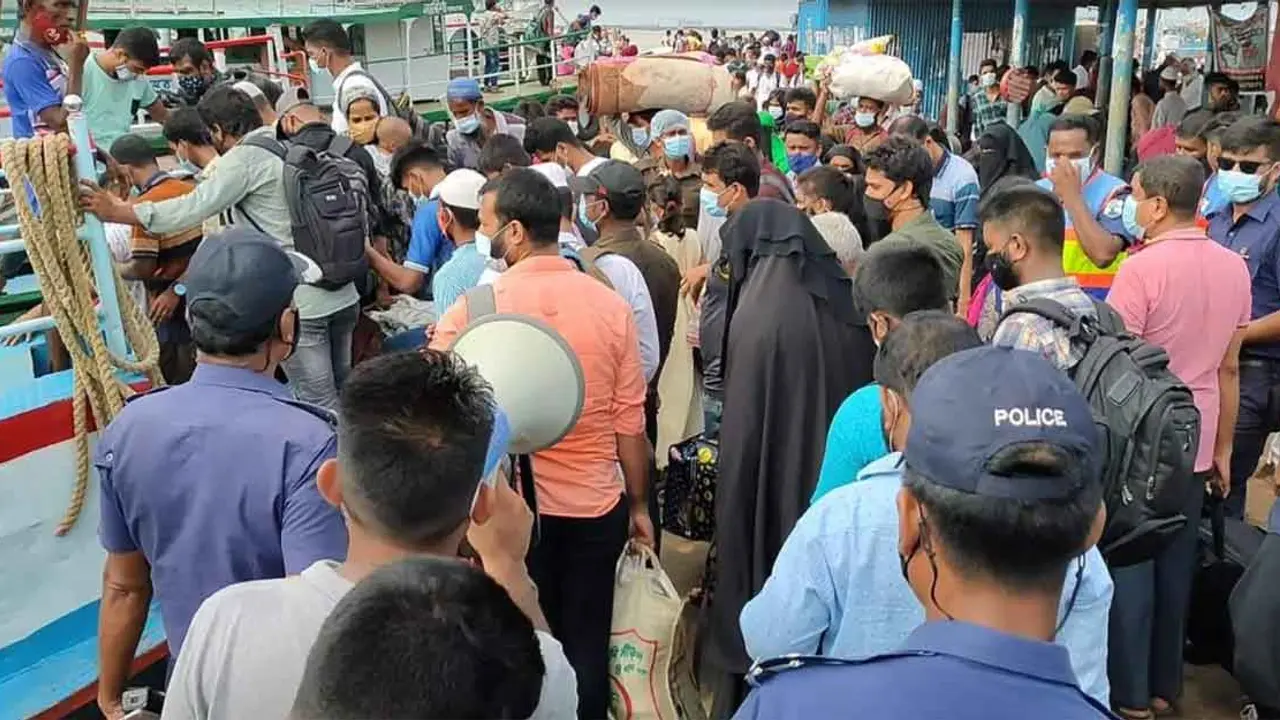 দুই দিনে ঢাকা ছেড়েছেন ১৭ লাখ মানুষ