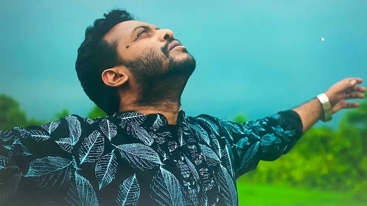 ‘অন্য আমি’ হয়ে আসছেন লুৎফর হাসান