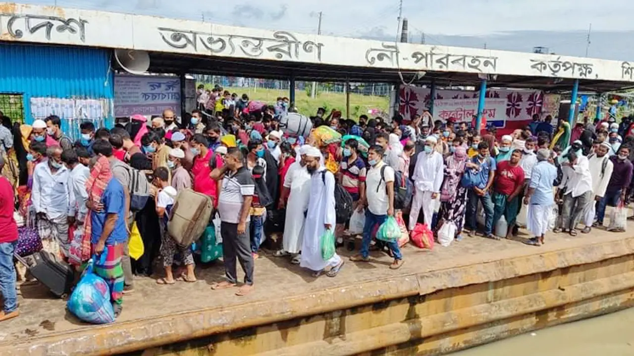 উভয়মুখী যাত্রীর চাপ শিমুলিয়া ঘাটে