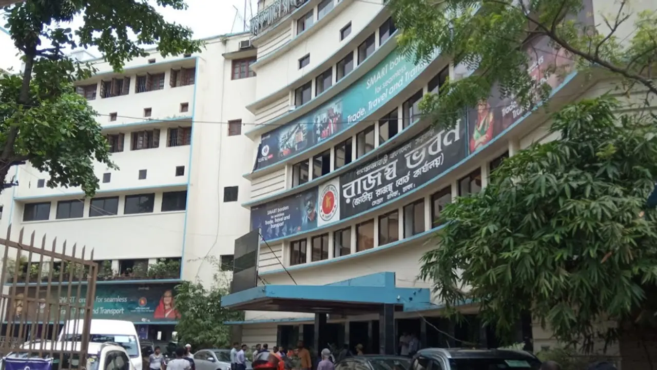 ২২ কারণে আয়কর রিটার্ন দাখিল বাধ্যতামূলক
