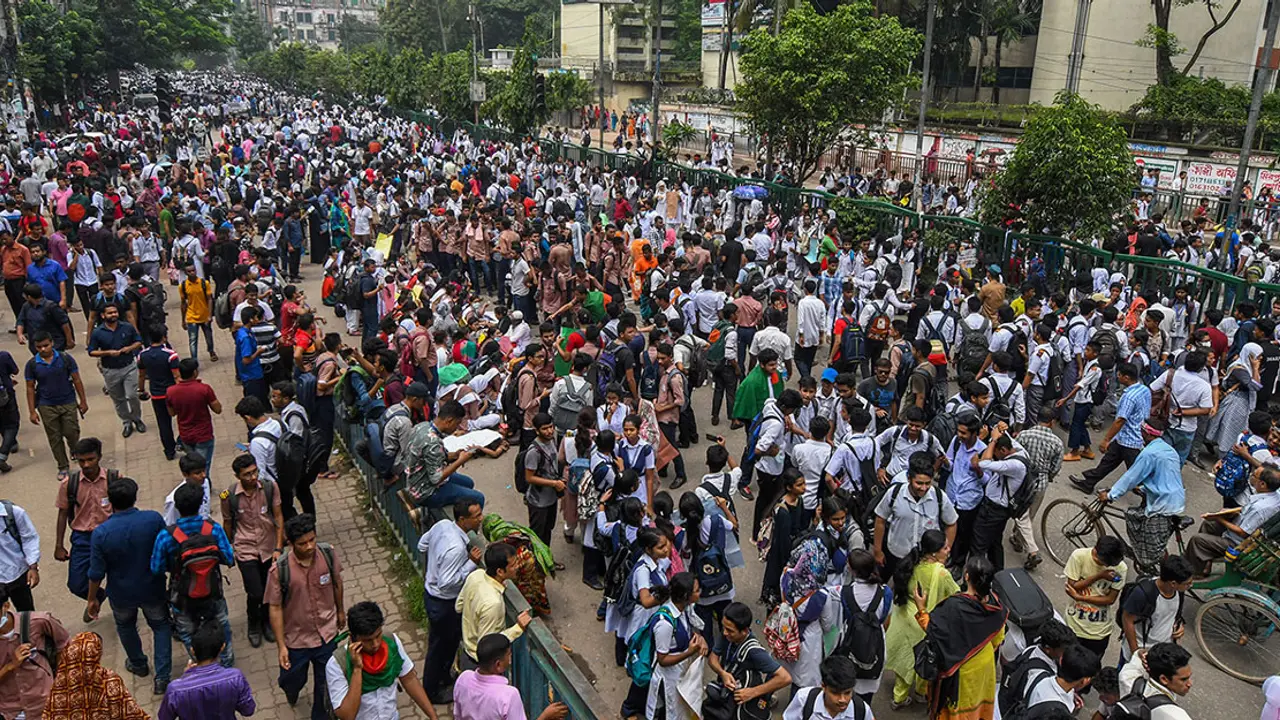 নিরাপদ সড়ক আন্দোলনের তৃতীয় বর্ষপূর্তি আজ