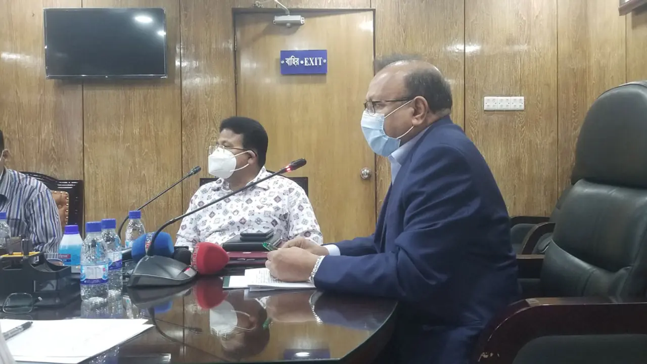 ডেঙ্গুর হটস্পট রাজধানীর ১৭ স্থান, তাৎক্ষণিক ওষুধ ছিটানোর নির্দেশ