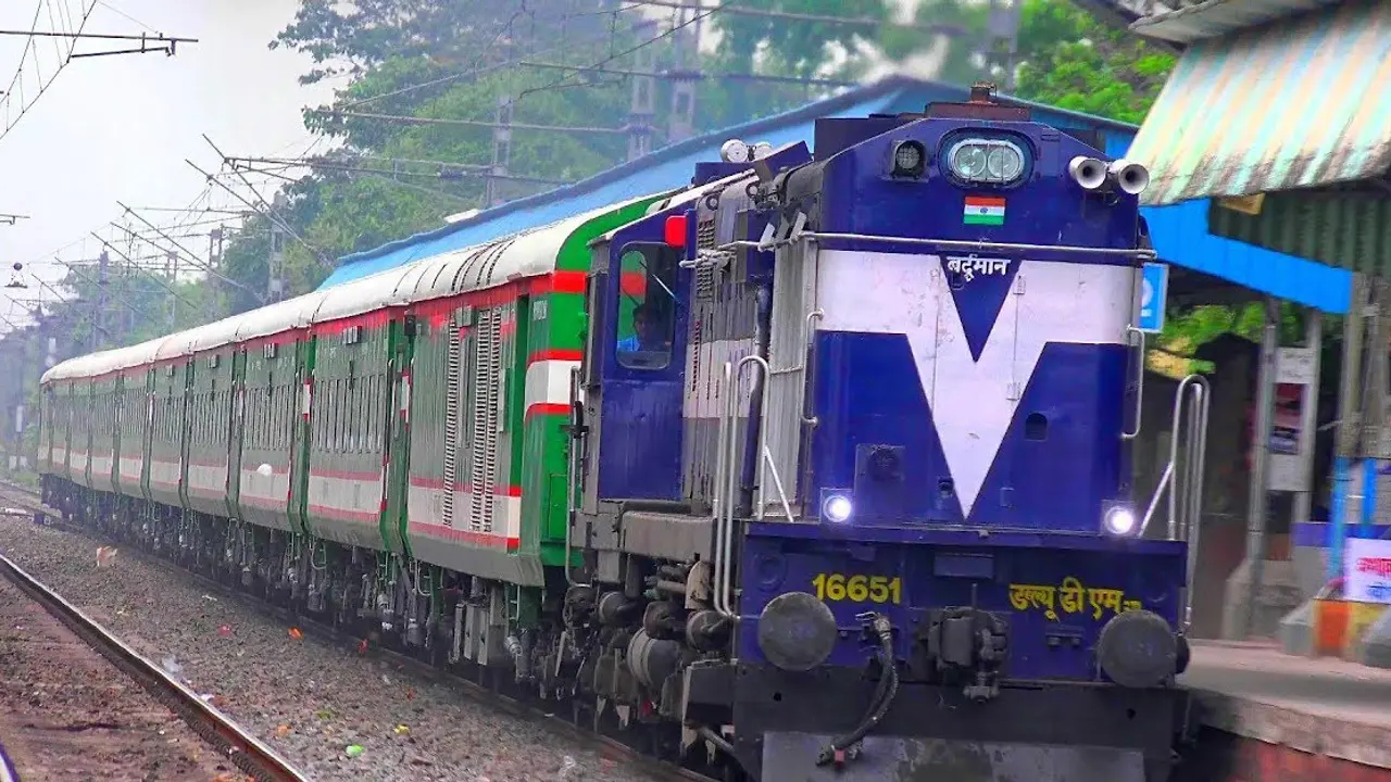 বাংলাদেশ থেকে ভারতে ট্রেনে যাবেন যেভাবে