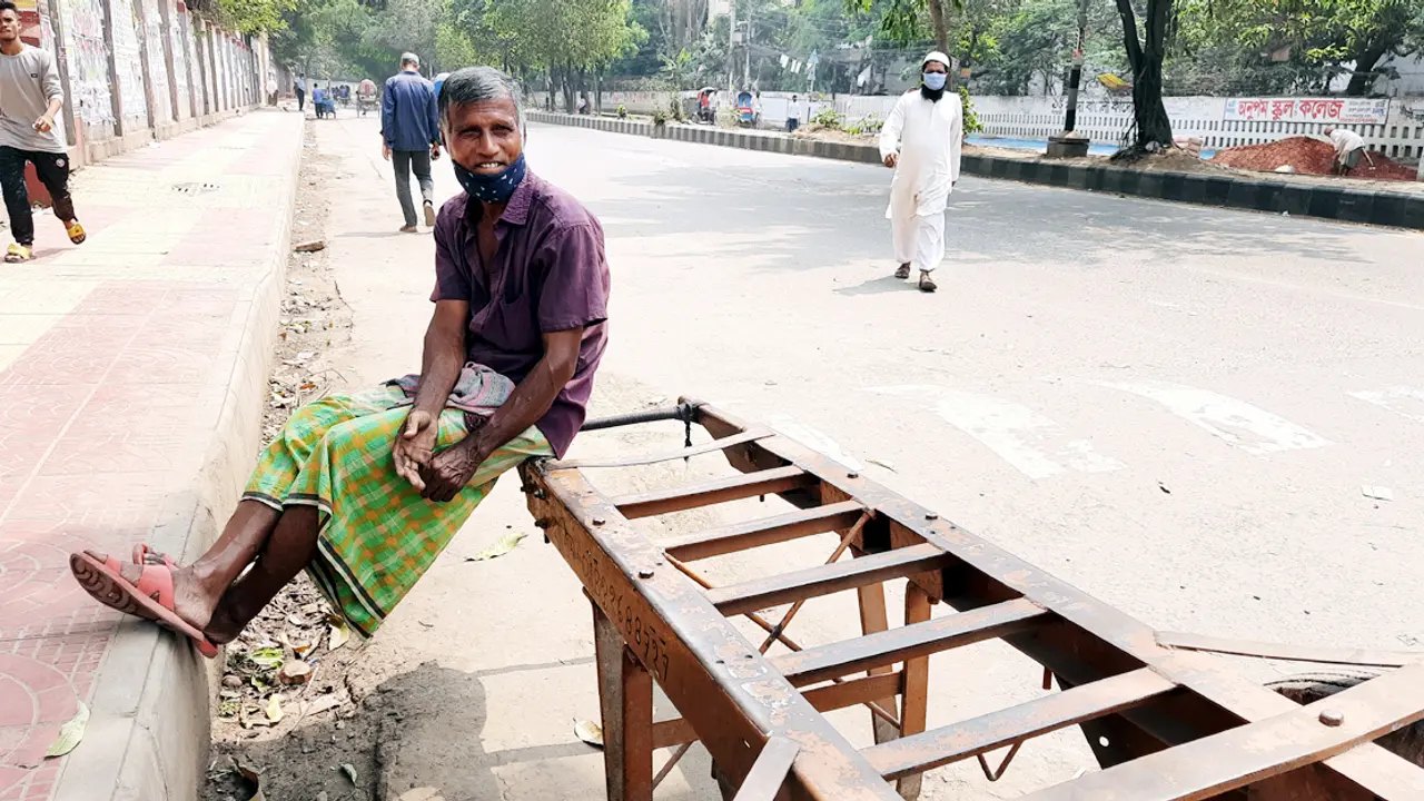 ক্ষ্যাপ না পেলে খাওয়া বন্ধ