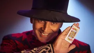 Akshay Kumar hospitalized after contracting COVID-19