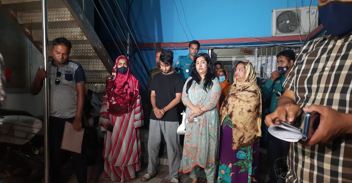 মা-ছেলেসহ গ্রেফতার রোমানা ইসলাম স্বর্ণা