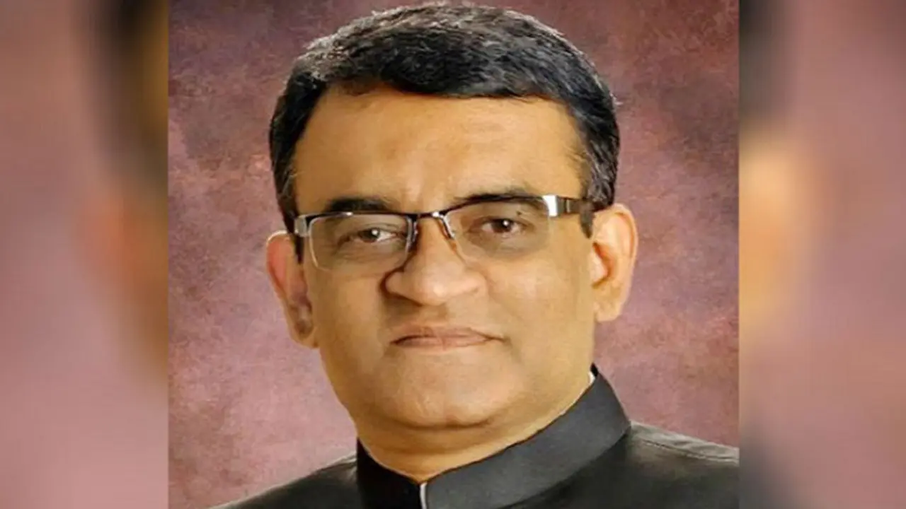 ১৩২২৫ ভরি স্বর্ণ লোপাটের পরও তিনি ব্যাংকের চেয়ারম্যান!