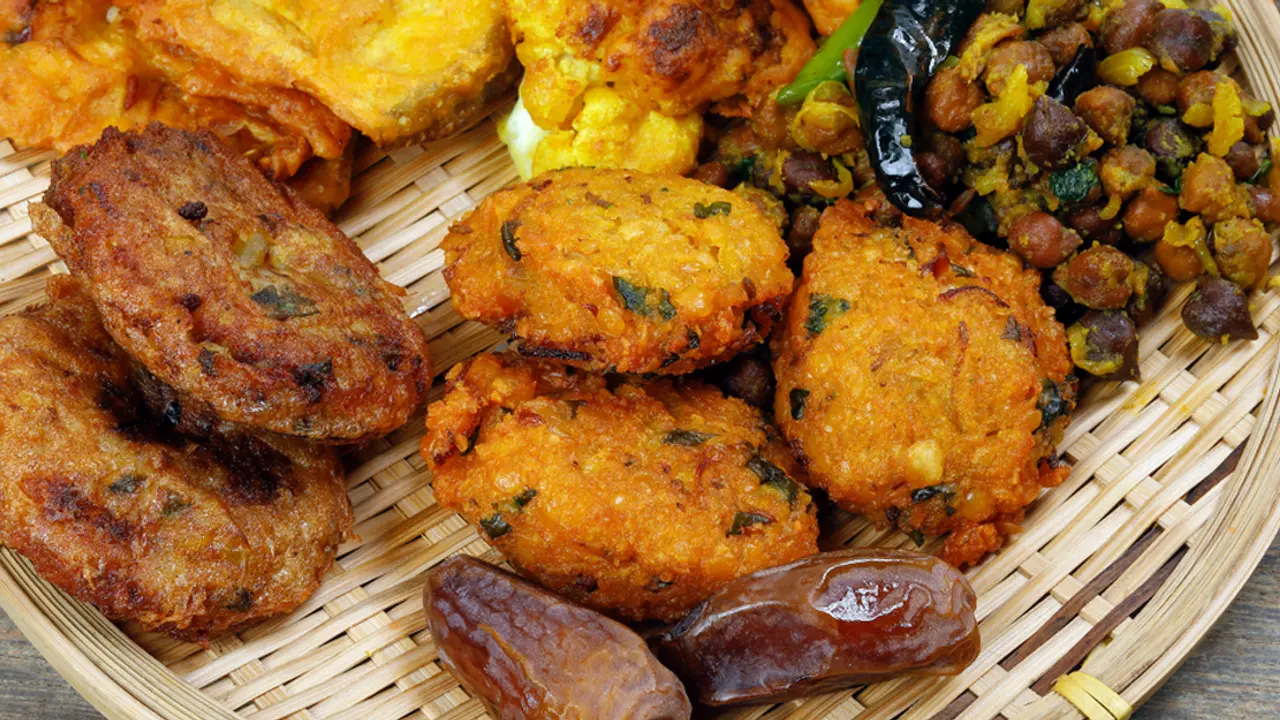 ইফতারে ভাজাপোড়া খেলে শরীরের যে ক্ষতি