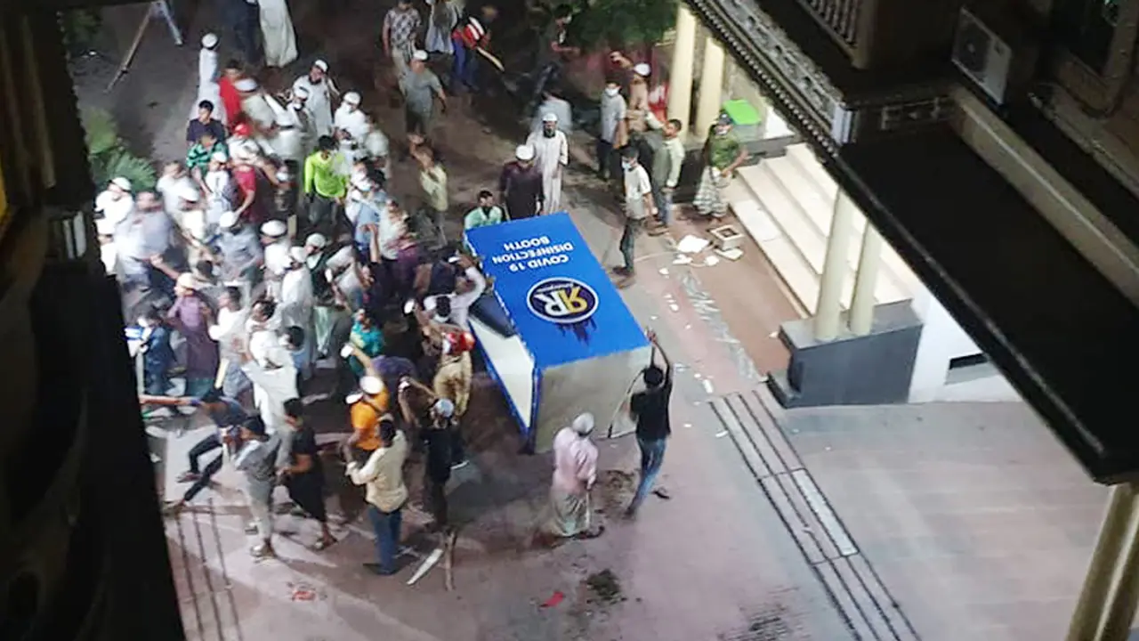 রয়েল রিসোর্টে হেফাজত নেতাকর্মীদের হামলা