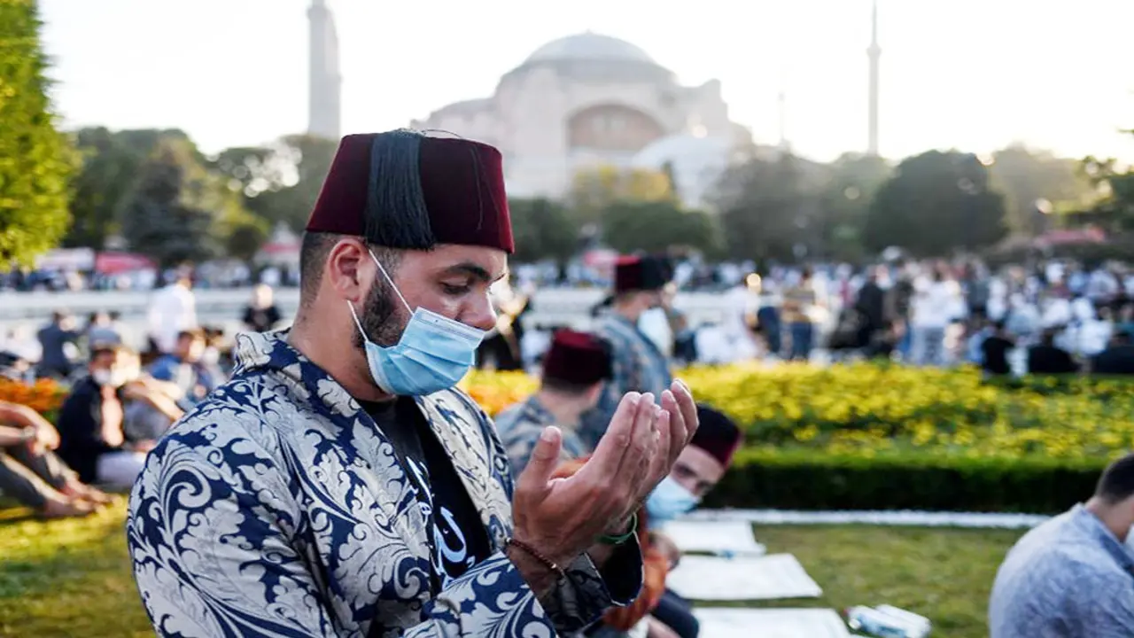 জুমার দিন যে আট আমল করবেন