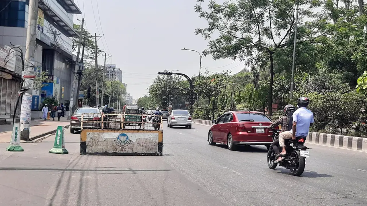 সড়কে শিথিল ‘মুভমেন্ট পাস’ চেকিং