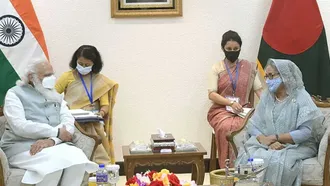 Dhaka, Delhi sign 5 MoUs on trade, disaster, ICT