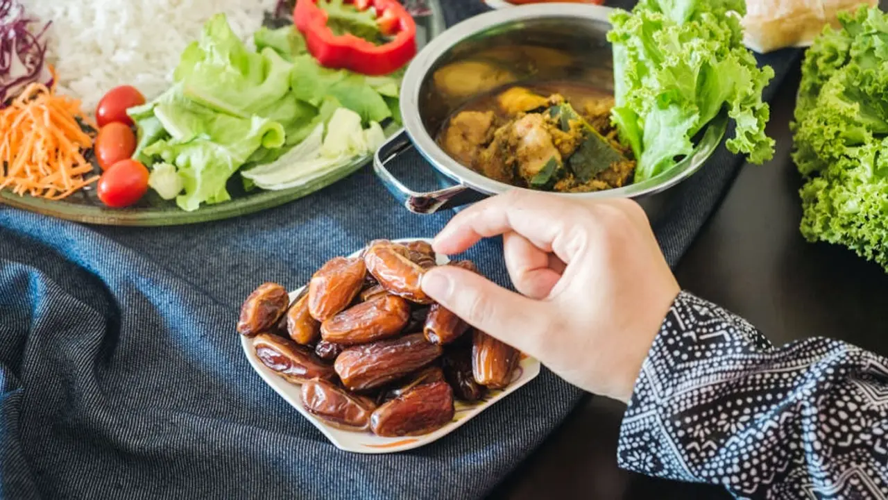 যেসব কারণে রোজা ভেঙে ফেলা জায়েজ