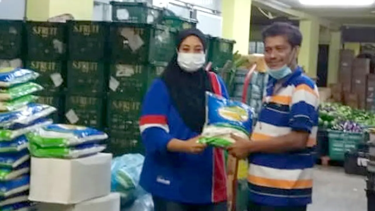 মালয়েশিয়া প্রেসক্লাব সভাপতির উদ্যোগে খাদ্য সহায়তা