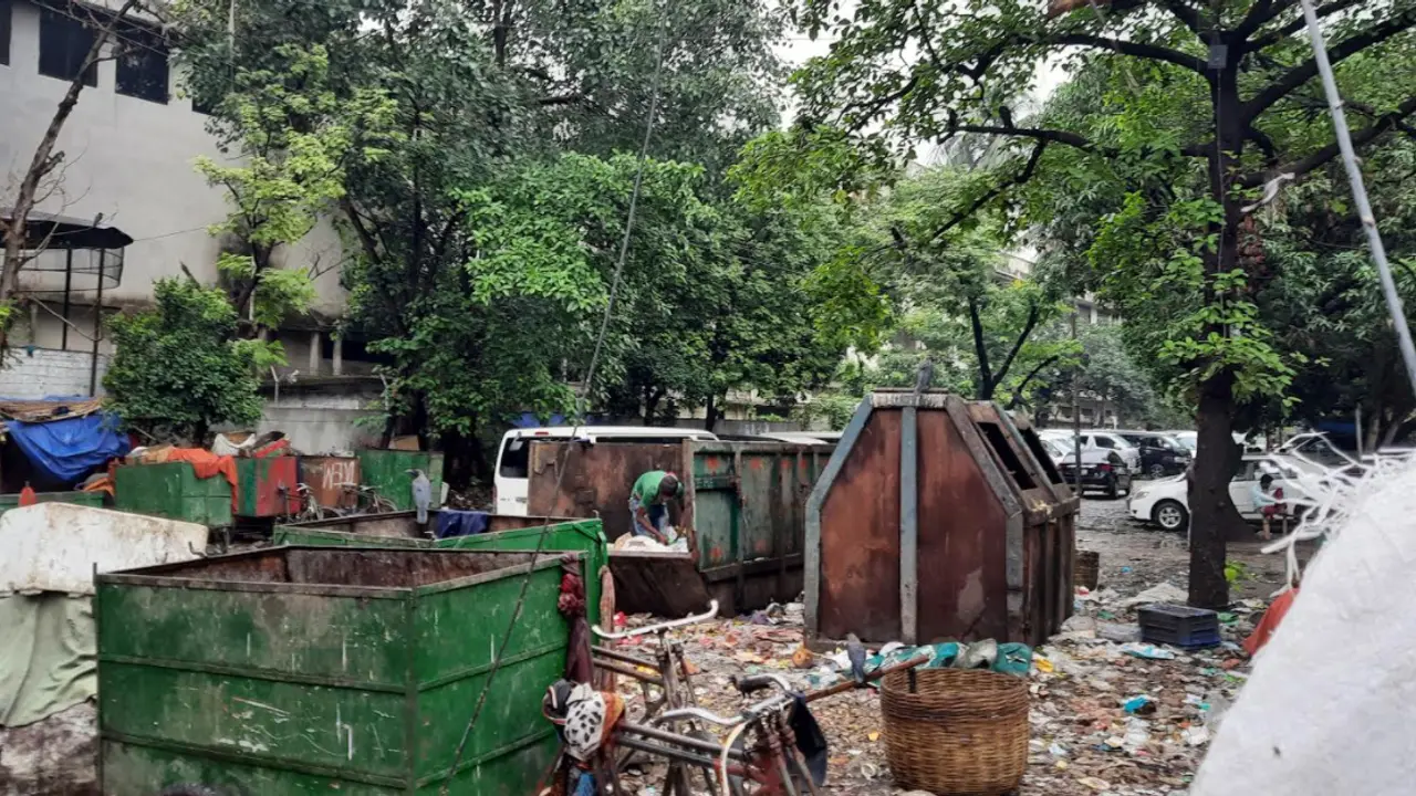 ঐতিহাসিক মুক্তাঙ্গনে হচ্ছে আবর্জনা কেন্দ্র!