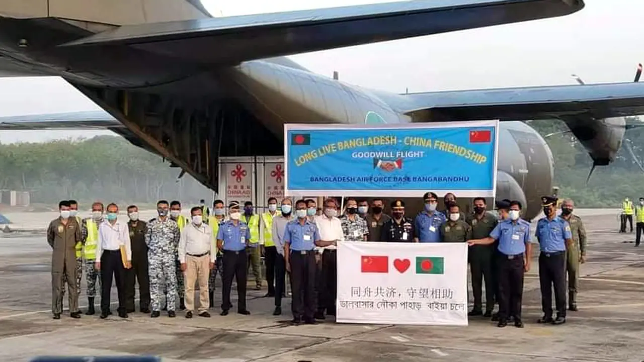 চীনের ৫ লাখ টিকা ঢাকায়