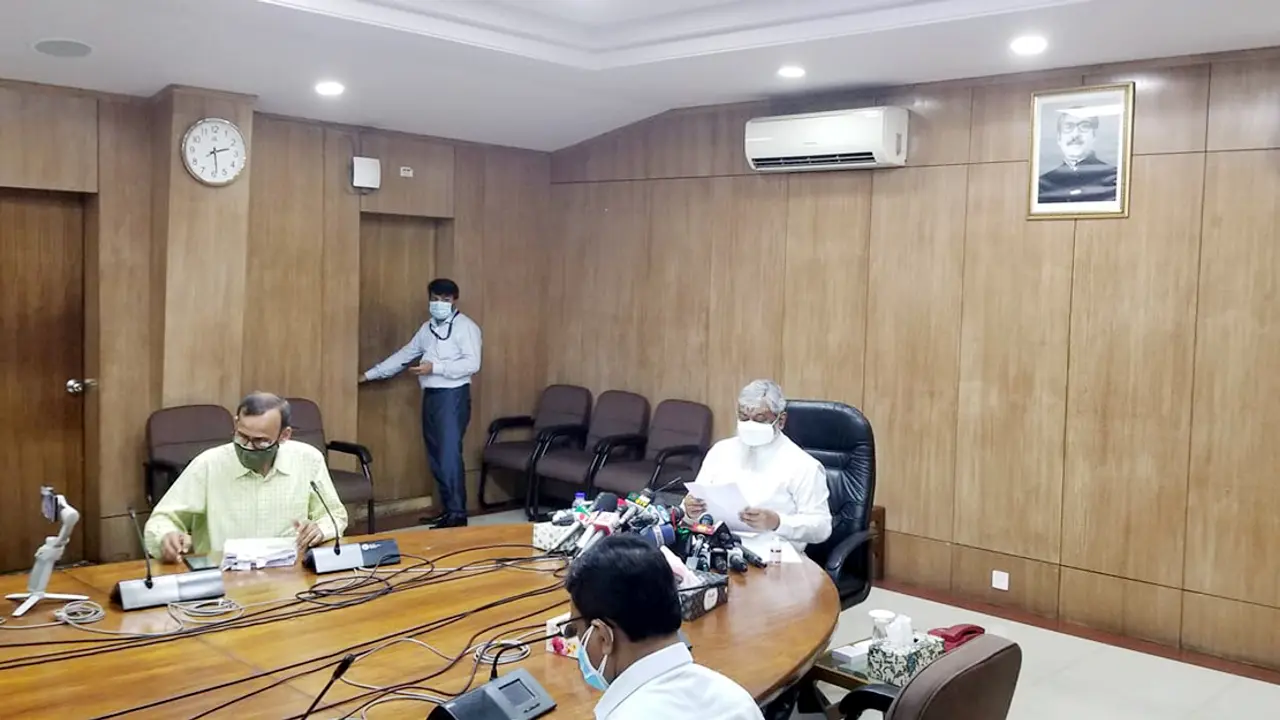 কঠোর অবস্থানে যাচ্ছে সরকার, থাকবে না মুভমেন্ট পাস