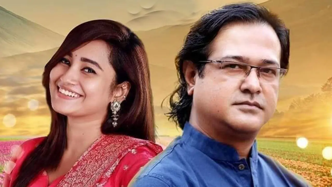 নিজ গ্রামের মেয়ে আনিসার সঙ্গে গাইলেন আসিফ